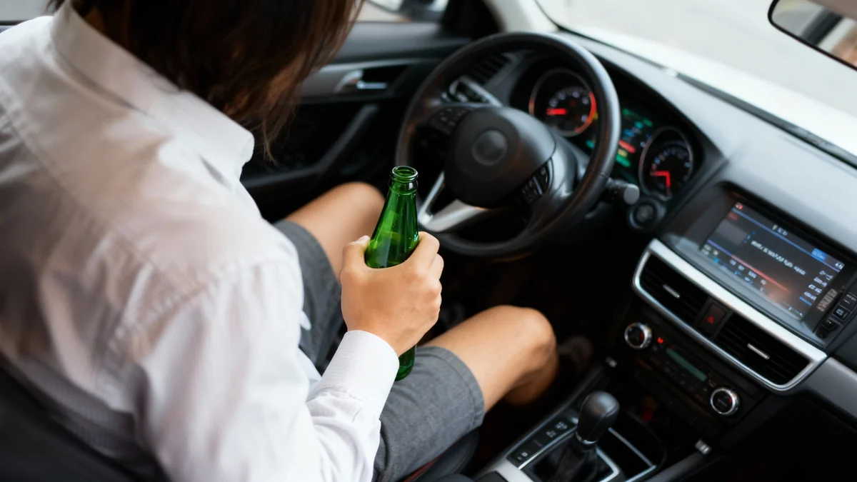 Alkolenker in Salzburg: Polizist verletzt, Unfall verursacht